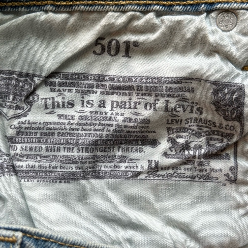Levi’s Jean Shorts NWT - Picture 3 of 17